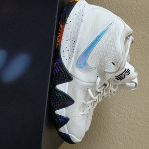 Uncle Drew Kyrie basketball shoes